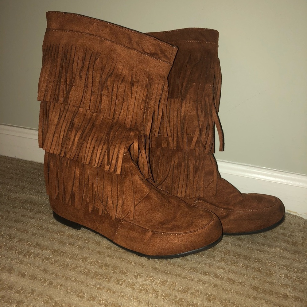 Fringe boots